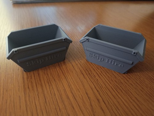 Gauge rubbish skips - rubbish, 1:43