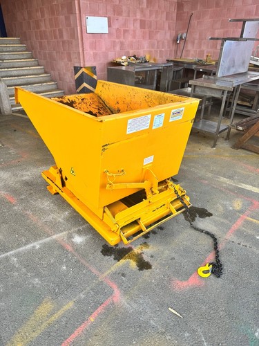 Heavy duty forklift tipping - heavy,