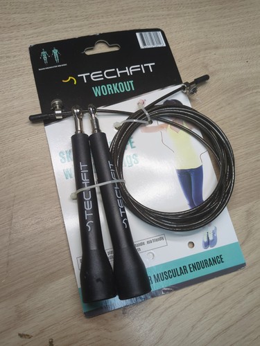 Adjustable skipping rope with - rope,